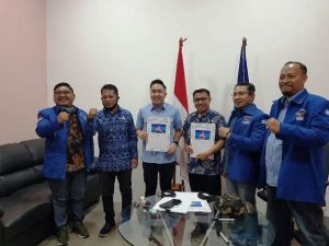Deal...Teken Fakta Integritas di DPP, Partai Demokrat Usung Fikar Azami-Yos Adrino