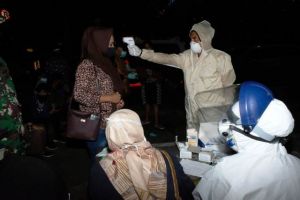 Patroli Malam Tim Gugus Tugas Provinsi Jambi, 30 Orang di-Rapid Test,  Hasilnya Non Reaktif