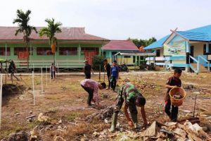 Program TMMD Hadirkan Kembali Budaya Gotong Royong Di Desa Labuhan Pering