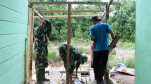 Peduli Kesehatan, Satgas TMMD Kodim 0419 Tanjab Perbaiki Toilet Sekolah