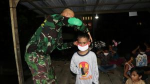 Satgas TMMD Ajari Anak - anak Cara Penggunaan Masker yang Benar
