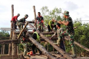 TMMD Labuhan Pering Ciptakan Kemanunggalan TNI Dengan Rakyat