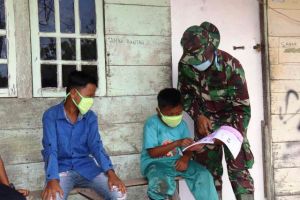 Tidak Hanya Pegang Senjata, Jadi Guru juga Dilakoni TNI dalam Program TMMD