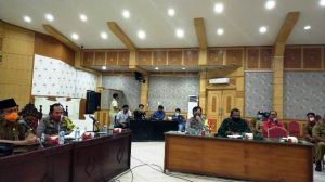 Rapat Petrochina Bersama Tim Gugus Covid-19 Larang Wartawan Masuk Ruangan