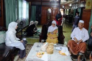 Ratu Sowan ke Pimpinan Pondok As'ad KH. Nadjmi Qodir