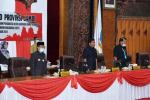 Gubernur Sampaikan Nota Pengantar Perubahan APBD 2020 Dan 5 Ranperda ke DPRD Provinsi Jambi