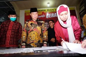 Ratu Munawaroh Lantik Presiden HKK Sebagai Pasukan Elit Jambi Cerah