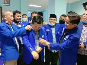 Pemasangan Jaket Biru, Al Haris Masuk Kepengurusan DPW PAN Provinsi Jambi