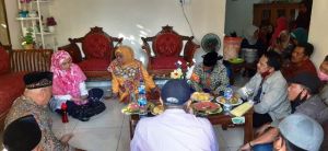 Silaturahmi dengan Tokoh Tambang Emas, Ratu Dipesan Agar Seperti ZN Suka Turunkan Bantuan