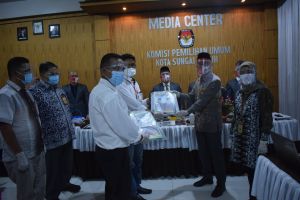 Ahamdi Zubir- Alvia Diterima KPU, Fikar-Yos Batal Lawan Kotak Kosong di Pilwako Sungai Penuh