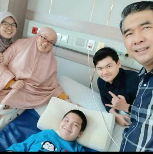 Baru Berusia 13 Tahun, Putra Bungsu Walikota Jambi Sudah Berani Jadi Imam Shalat Bagi Keluarganya 