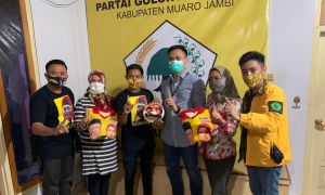 Gandeng IW Junior, Putra CE Kukuhkan Korcam Milienial CE-Ratu di Sekernan Muaro Jambi 