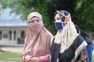 Istri Pimpinan Ponpes Irsyadul Ibad Do'akan Ratu Munawaroh Menang Pilgub