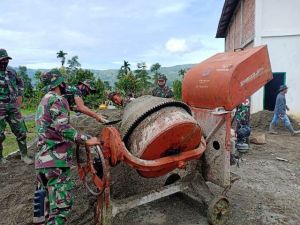 Serba Bisa, Satgas TMMD juga Mahir Operasikan Mesin Molen