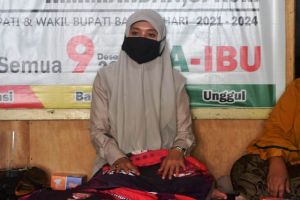 Bertemu Warga Bajubang, Ratu Munawaroh Sebut Infrastruktur Jadi Prioritas CE - Ratu