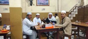 Shalat Subuh berjamaah di Masjid Assa'adah, Al Haris Sarapan Bersama dengan Pejuang Subuh