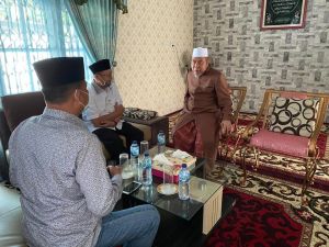 Cek Endra Sowan ke KH Mubarak, Ulama Pimpinan Ponpes Al Mubarok