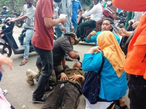 Efek Gas Air Mata, Satu Mahasiswa Tumbang