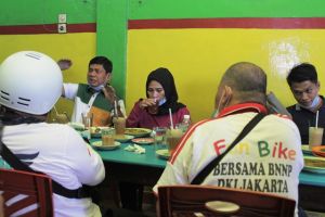 Ini Momen Syafril Nursal Sarapan Pagi Di Warung Sate Edi