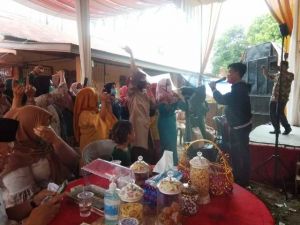 Disambut Gegap Gempita di Mandi Angin, Warga: Insya Allah Disini Menang 100 persen