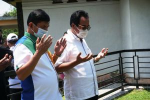 Silaturahmi ke Pijoan, Syafril juga Mampir Ziarah ke Makam Tokoh Adat Raden Pamuk