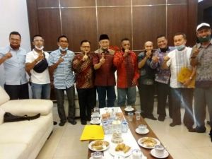Datangi Kediaman CE, Tokoh Masyarakat Nias Nyatakan Dukungan ke CE-Ratu