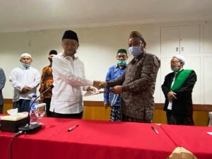 Disokong Forum Pimpinan Ponpes, CE: Saya Terharu Kyai Bersedia Bersama CE-Ratu