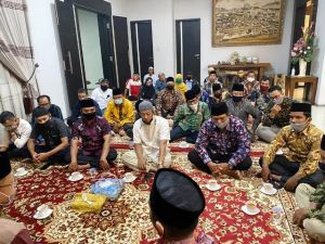 Masyarakat Lintas RT Datangi Cek Endra Berikan Dukungan untuk CE-Ratu