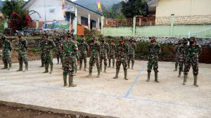 Satgas Berdoa di Apel Pagi Sebelum Bekerja ke Lokasi TMMD