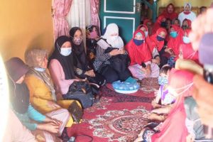Ratu Silaturahmi dengan  Warga kampung nelayan Tungkal Ilir, Warga:Kami Rindu Berat Bu!