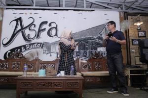 Seru, Pertemuan dengan Milenial Sarolangun,  Syafril Terima Tantangan Duet Lagu Malam Terakhir