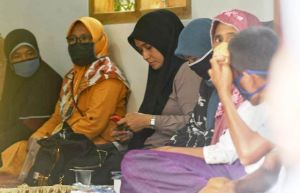 Di Ladang Peris, Ratu Sampaikan Program Padat Karya Cerah Lewat Rp200 Juta per Desa