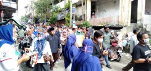 Blusukan di Pasar Sungai Penuh, Warga Arak Syafril Nursal