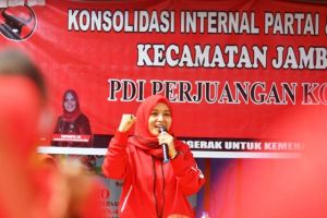 Sisir PAC PDIP di Kota Jambi, Ratu Munawaroh: Gotong Royong, Solid Jadi Energi Pemenangan Kita