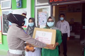 Polres Tanjabbar Salurkan Bantuan dan APD ke Bhayangkari Pejuang Kesehatan