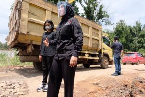 Kunjungi Kumpeh, Ratu Dengarkan Aspirasi Warga Soal Jalan Yang Rusak