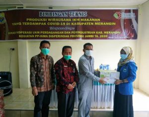 Turun ke Dapil, Anggota DPRD Provinsi Jambi Buka Bimtek IKM Makanan Terdampak Covid-19