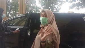 Bersaksi Untuk Paut, Bupati Masnah Mengaku Satu Jam Diperiksa Penyidik KPK