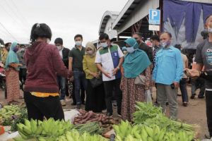 Perhatikan Fasilitas Pasar Aurduri, Pedagang Wajib Coblos Fachrori-Syafil