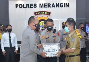 Berikan Dukungan Moril Polri ke Pasien Covid-19 di Merangin, Kapolda Jambi: Semoga Bermanfaat