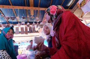 Ratu Blusukan di Pasar Tanjung Bungur Tebo, Pedagang: Saatnya Perempuan Jadi Pemimpin Jambi