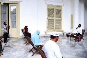 Presiden Jokowi Ajak Masyarakat Ikuti Program Vaksinasi COVID-19