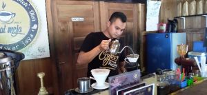 Mengangkat Ekonomi Masyarakat Tanjabbar Lewat Ekowisata Sukorejo Kampung Kopi Liberika