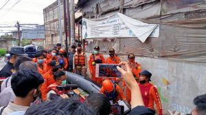 Hujan Deras Akibatkan Ratusan Rumah di Jalan Gajah Mada Terendam Banjir