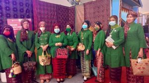 Dekranasda Pamerkan Tengkuluk Sebagai Simbol Kecantikan Wanita Jambi