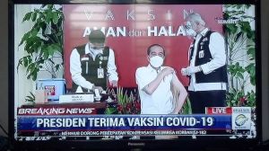 Presiden Jokowi Terima Suntikan Dosis Pertama Vaksin COVID-19