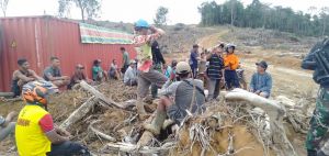 Warga Protes Sebut Ratusan Hektar Tanah di Dusun Teluk Lankap Diserobot Perusahaan