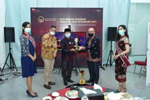 Pertemuan Tahunan Industri Jasa Keuangan, Fachrori Dianugrahi TPAKD Award 2020