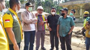 Baru Dilantik Langsung Tinjau Jalan Rusak, Syahruddin Siap Kawal Pembangunan Tanjabtim