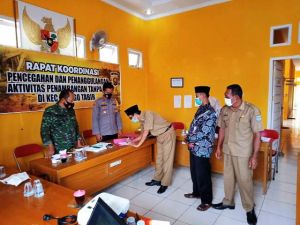 Kapolsek Tabir bersama Kades Tandatangani Komitmen Bersama Tolak PETI